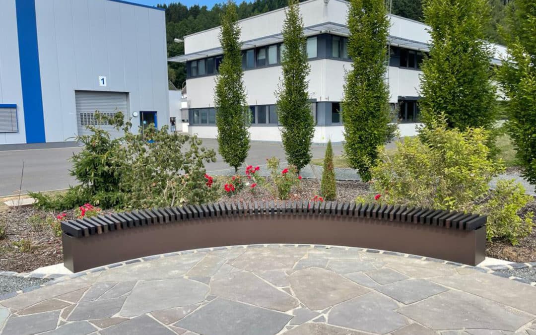 Sitzbank bei einer Großfirma in Euskirchen