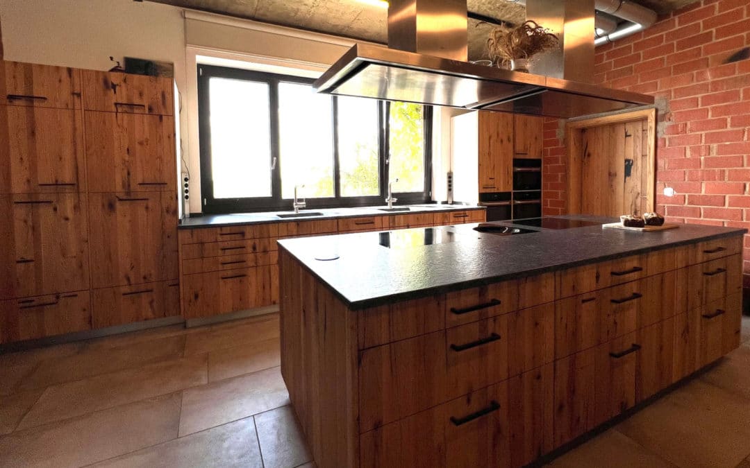 Moderne Küche aus Altholz in Düren
