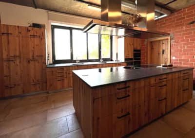 Moderne Küche aus Altholz in Düren