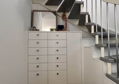 Einbauschrank passgenau unter der Treppe in Köln